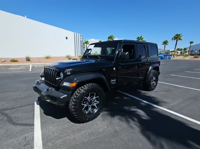 Black Clearcoat 2018 Jeep Wrangler SUV / Crossover Four-Wheel Drive 6-Speed Manual