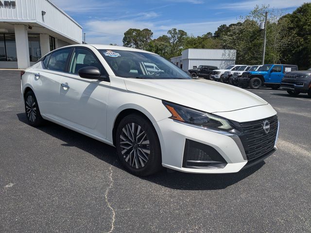 2025 Nissan Altima SV FWD