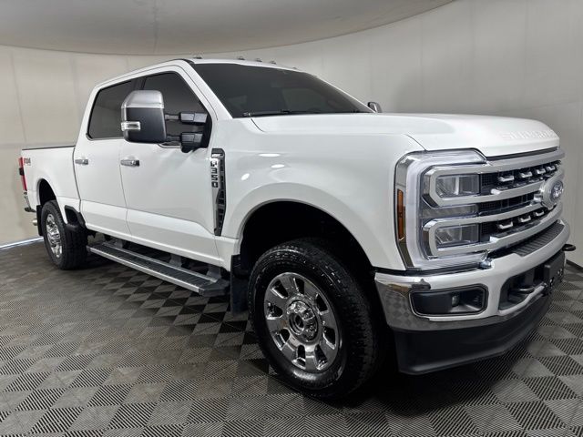White Metallic 2025 Ford F-350 Super Duty Pickup Truck Four-Wheel Drive Automatic