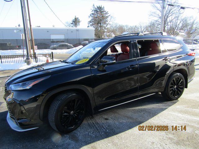 used 2023 Toyota Highlander car, priced at $36,999