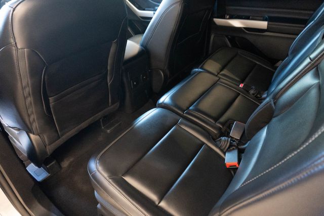 Used 2024 Ford Explorer SUV