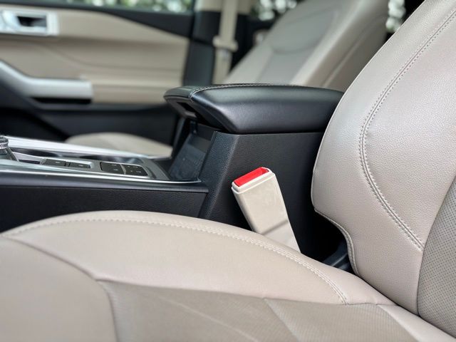 2021 Ford Explorer Limited photo