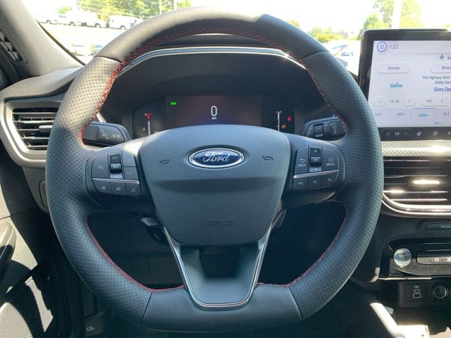 2024 Ford Escape ST-Line Select 16