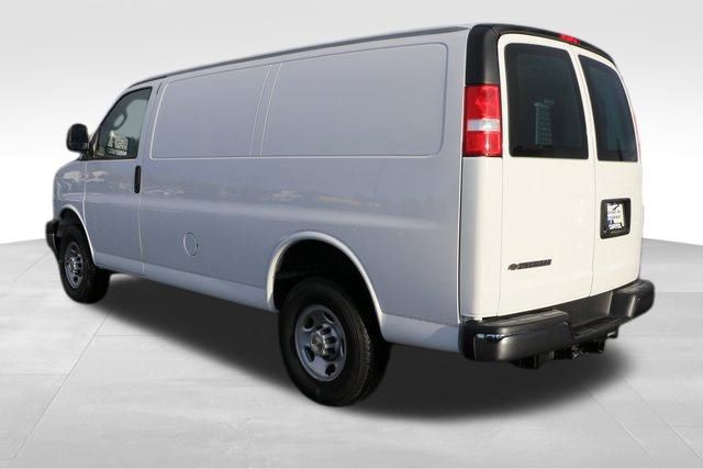 2024 Chevrolet Express 2500 Work Van 13