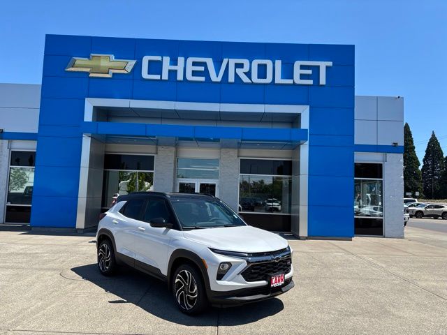 White (Iridescent Pearl Tricoat) 2026 Chevrolet Trailblazer SUV / Crossover Four-Wheel Drive 9-Speed Automatic
