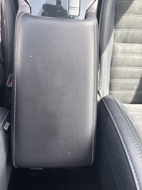 Used 2025  Mitsubishi SE image 29