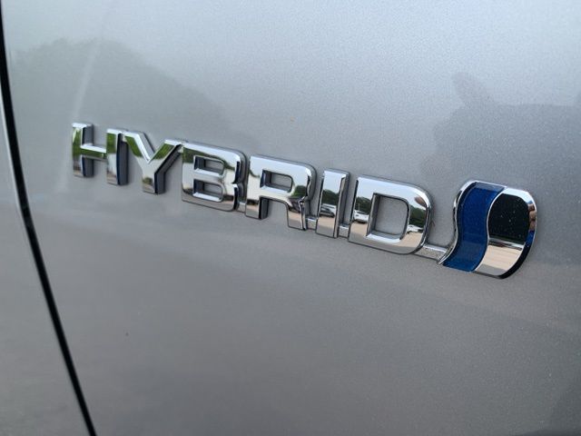2021 Toyota RAV4 Hybrid XLE photo