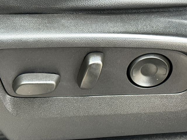 Used 2021 White Chevrolet LT image 22