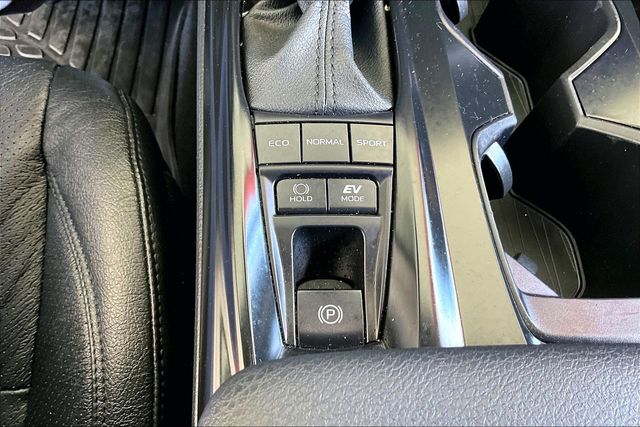 Used 2025 Toyota Camry SE 4D Sedan