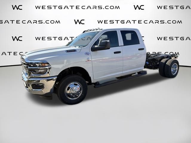Bright White Clearcoat 2026 RAM 3500 Chassis Pickup Truck Four-Wheel Drive 8-Speed Automatic