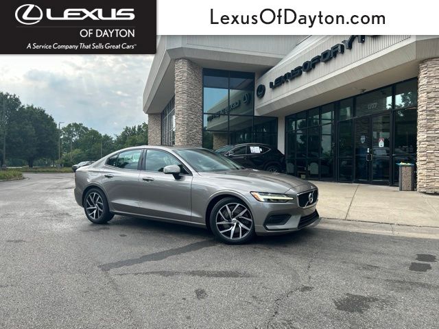 2019 Volvo S60 T6 Momentum AWD