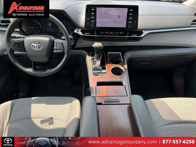 Used 2022 Toyota Sienna Van