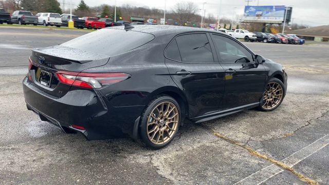 2024 Toyota Camry Hybrid SE 8