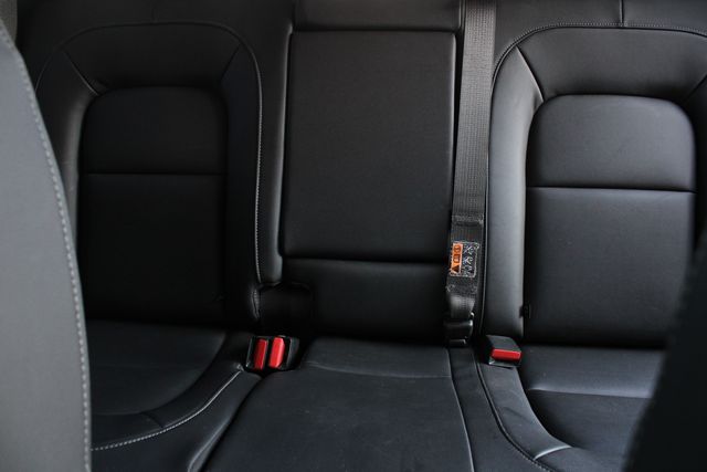 Used 2018 White GMC SLT image 21