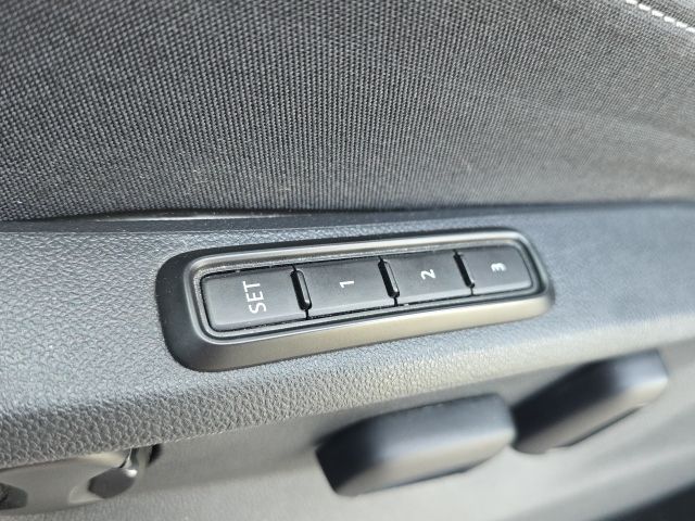 2019 Volkswagen Atlas SEL Premium:169611A2
