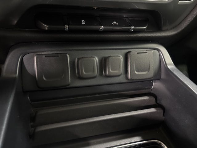2017 Chevrolet Silverado 1500 LT photo
