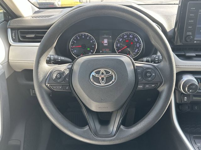 2021 Toyota RAV4 XLE 8