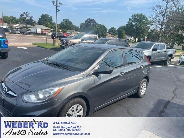 2012 Hyundai Accent GS 4-Door Hatchback FWD