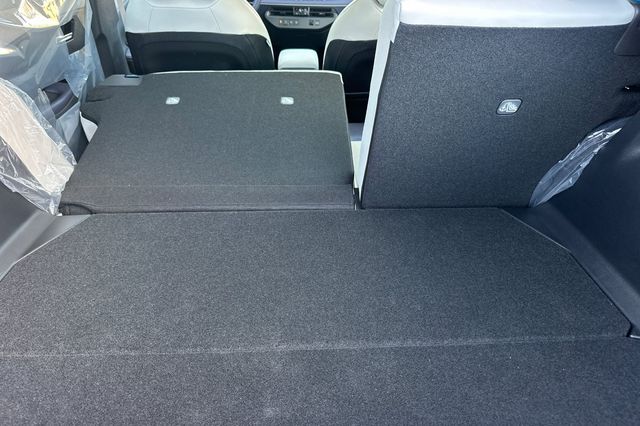 2026 Nissan LEAF Platinum+ - Photo 12