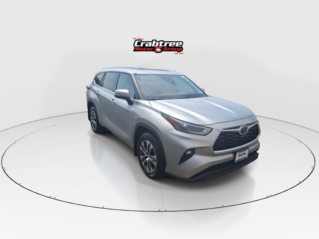 Used 2021 Toyota Highlander SUV