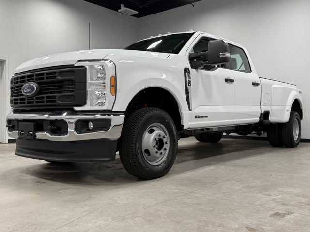 2025 Ford F-350SD XL photo