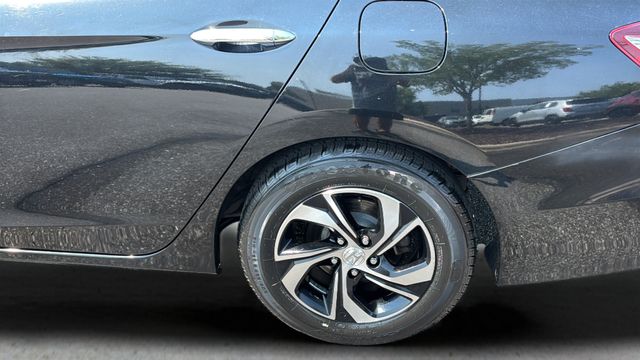 Used 2016  Honda LX image 34