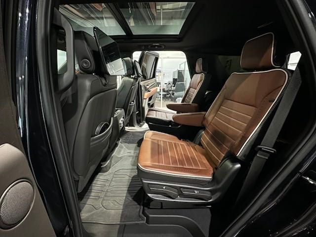 2024 GMC Yukon Denali Ultimate - 10