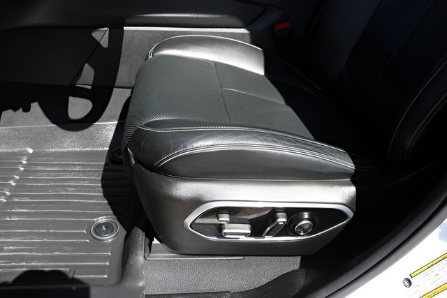 Used Car 2024 Jeep Grand Cherokee  Overland For Sale Under $50,000 In Austin, Texas