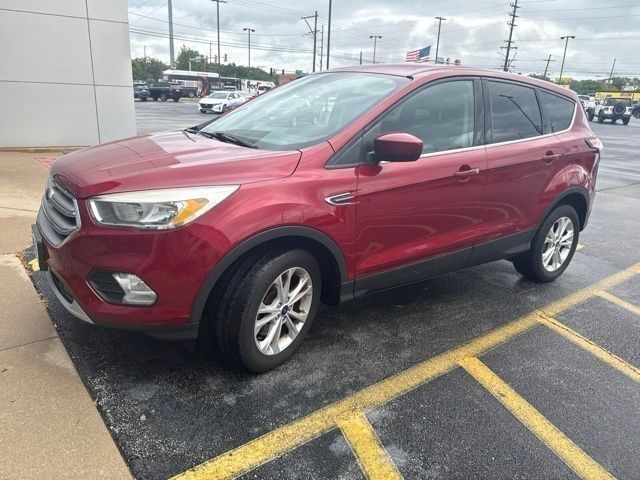 Ruby Red Metallic 2017 Ford Escape SE FWD SUV / Crossover Front-Wheel Drive 6-Speed Automatic