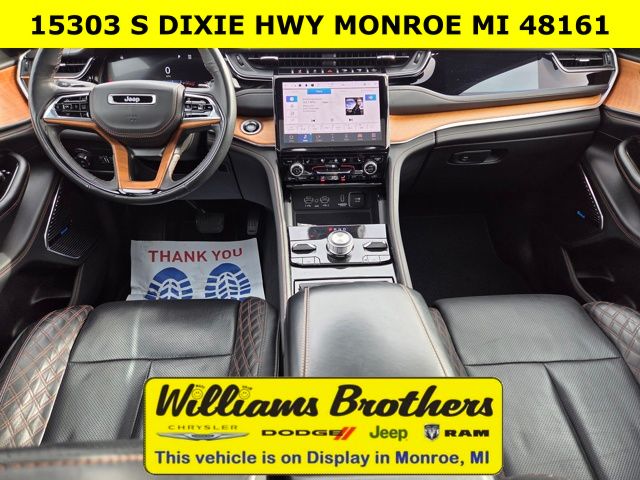 2023 Jeep Grand Cherokee L Summit - Diamond Black Crystal Pearlcoat exterior view 17