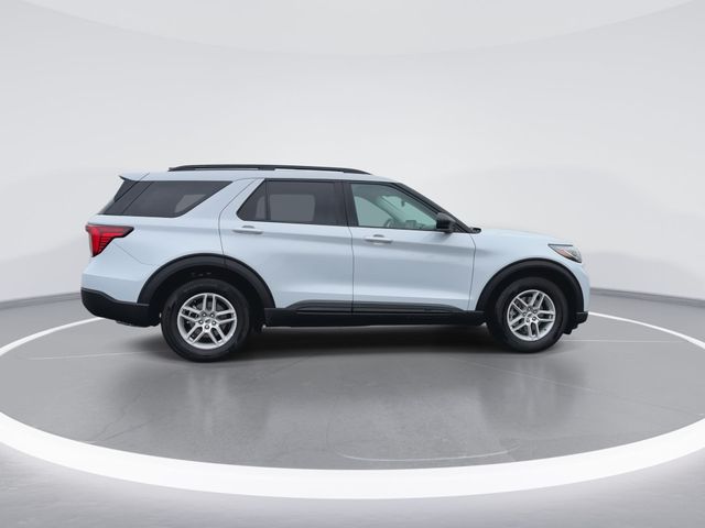 New 2026 Space White Metallic Ford Active image 8
