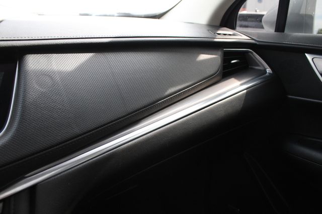Used 2018 Silver Cadillac Luxury image 21