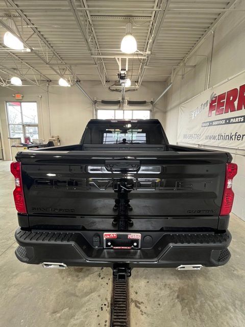 2025 Chevrolet Silverado 1500 Custom Trail Boss photo