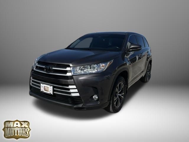 2017 Toyota Highlander LE Plus 3