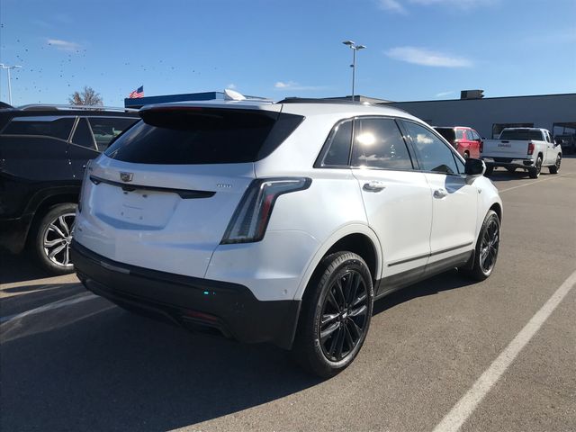 2022 Cadillac XT5 Sport 2