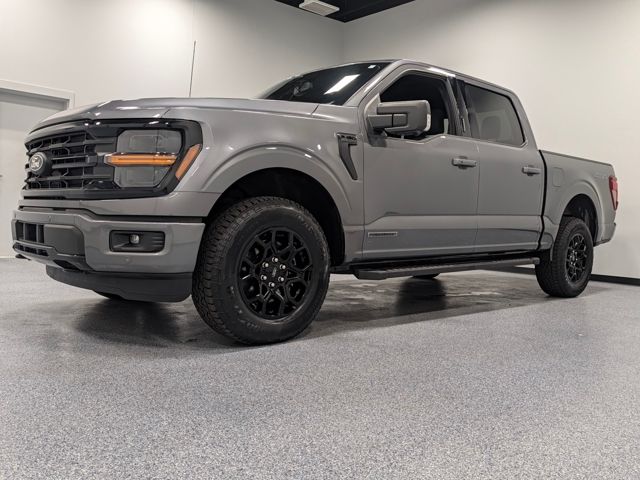 Used 2024 Gray Ford XLT image 4