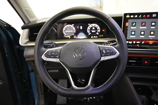 New 2026 Blue Volkswagen 2.0T SE image 4