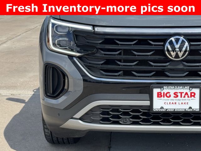 2024 Volkswagen Atlas Cross Sport 2.0T SE w/Technology Gray at DeMontrond Auto Country
