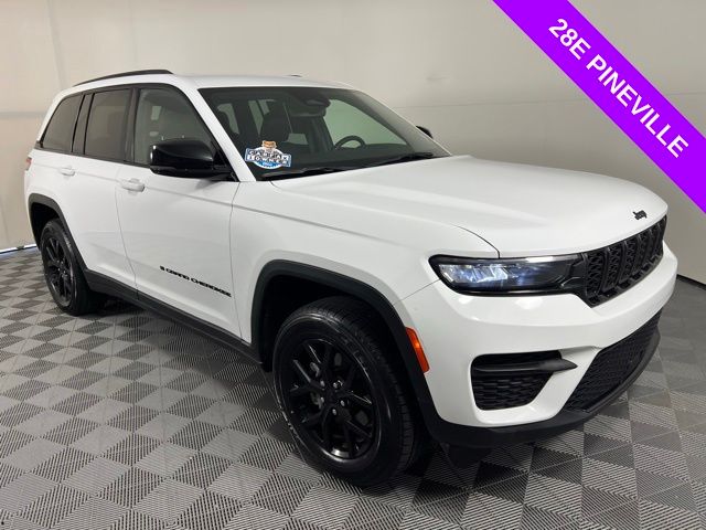 Bright White Clearcoat 2024 Jeep Grand Cherokee SUV / Crossover Four-Wheel Drive 8-Speed Automatic