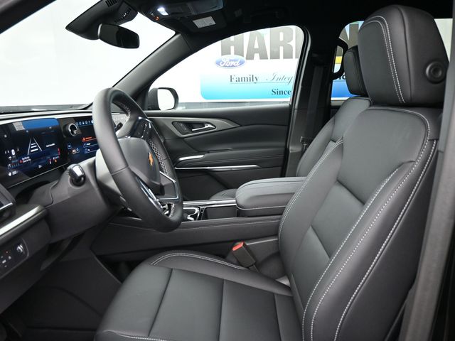 2025 Chevrolet Traverse LT photo