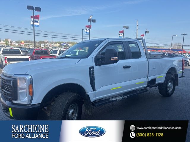 Oxford White 2023 Ford F-250 Super Duty XL SuperCab 4WD Pickup Truck Four-Wheel Drive Automatic