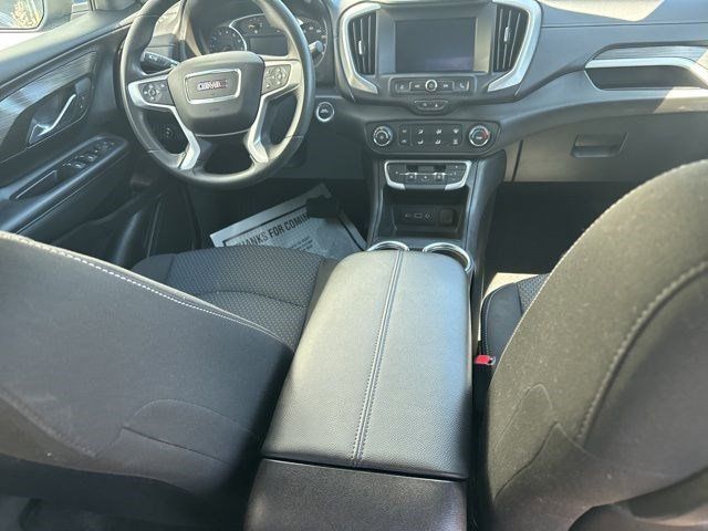 2024 GMC Terrain SLE photo