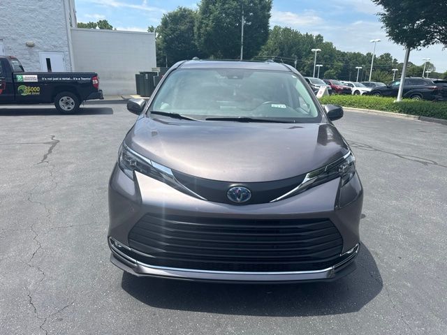 2024 Toyota Sienna XLE - Photo 10