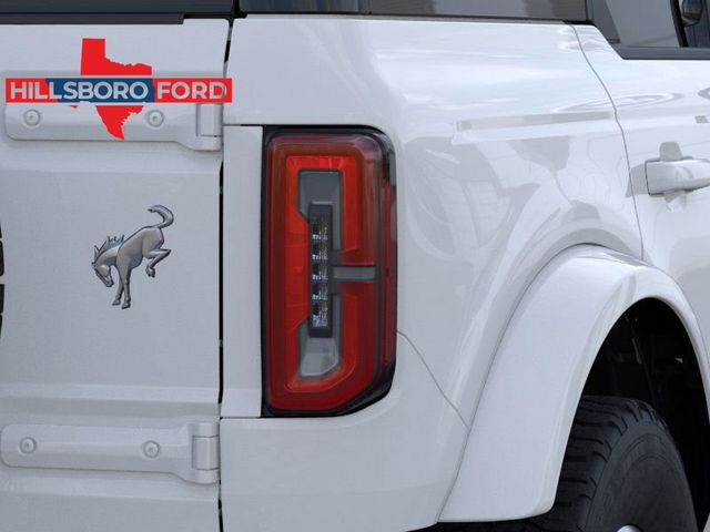 2024 Ford Bronco Outer Banks 23