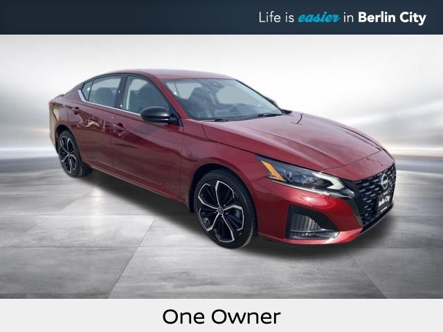 Red (Scarlet Ember) 2025 Nissan Altima 2.5 SR AWD Sedan All-Wheel Drive Continuously Variable Transmission