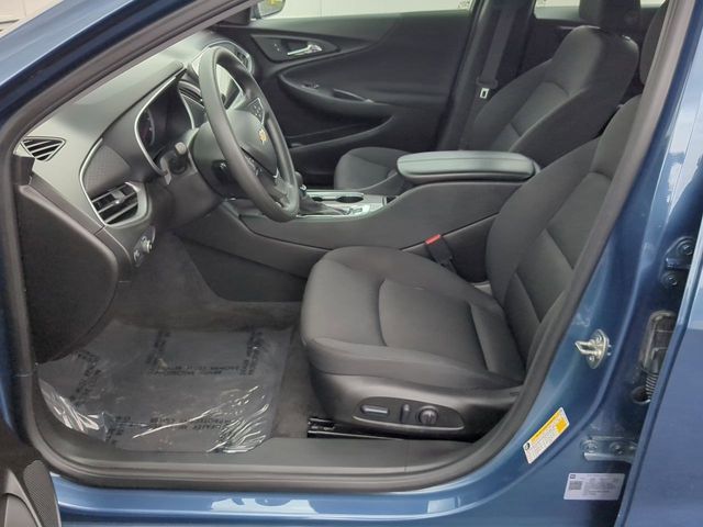 2024 Chevrolet Malibu LT photo
