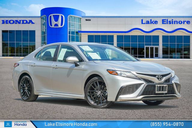Celestial Silver Metallic 2024 Toyota Camry Sedan Front-Wheel Drive 8-Speed Automatic