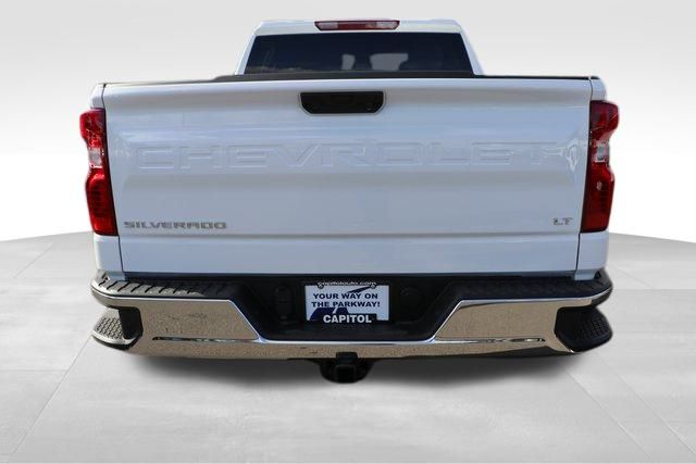 2025 Chevrolet Silverado 1500 LT 18