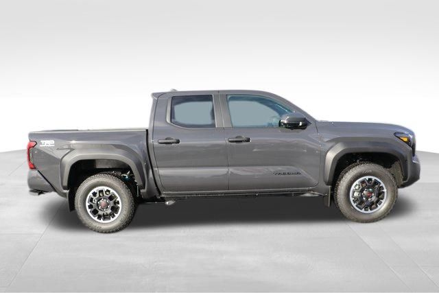 2024 Toyota Tacoma TRD Off-Road 17