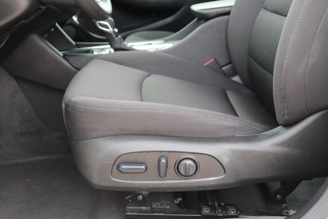 2024 Chevrolet Malibu LT photo